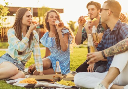 Die richtigen technischen Komponenten für die Firmenfeier im Garten